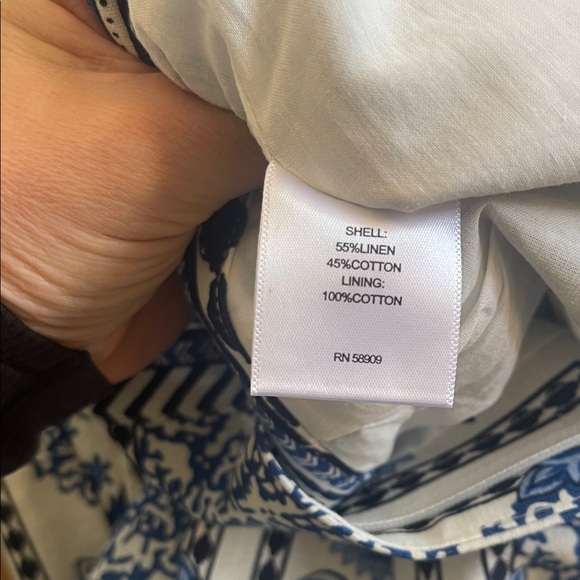 a loves a Pleated Shorts - Picture 4 of 4